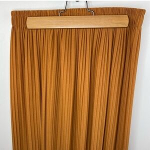 BOUTIQUE Stretch Mustard Pleated Maxi Skirt
